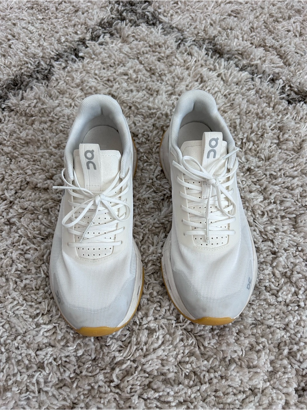 On Cloud Running Women’s Shoe 7.5